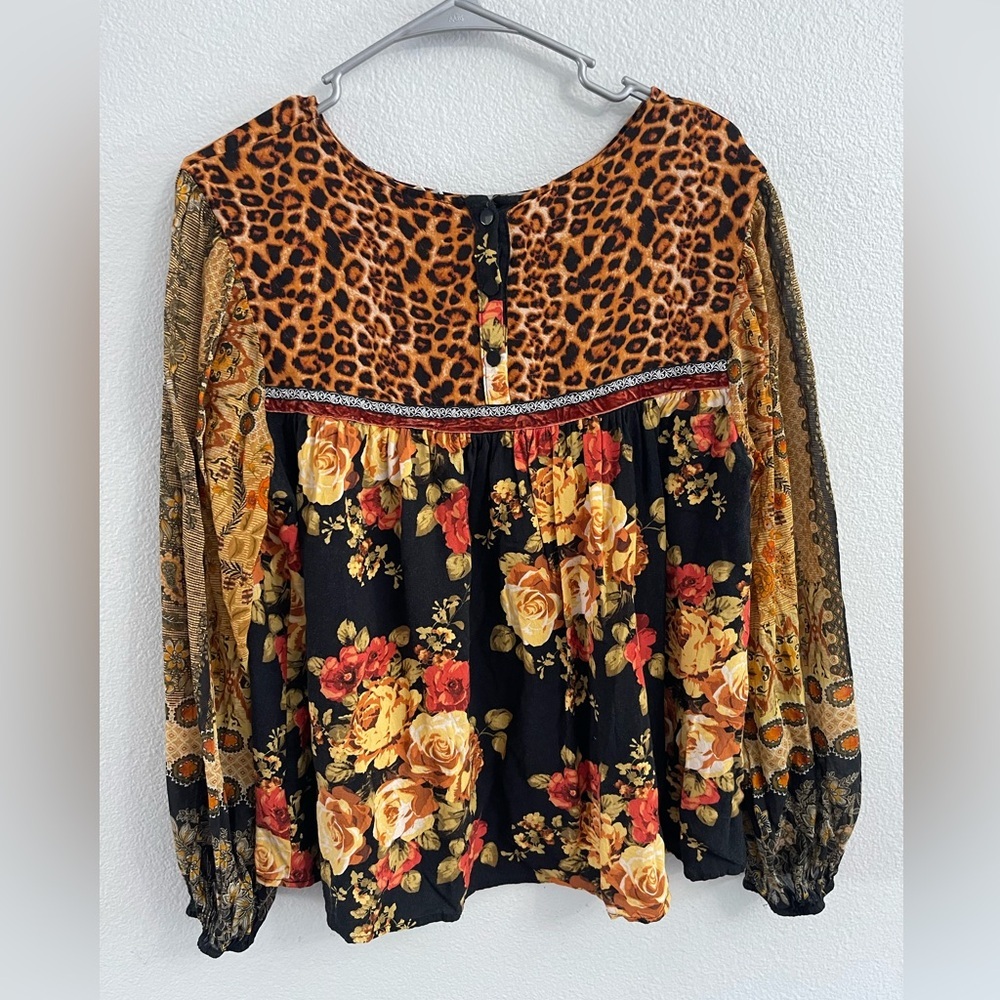 Ivy Bean Floral Leopard Print Blouse Size Medium - Picture 6 of 9